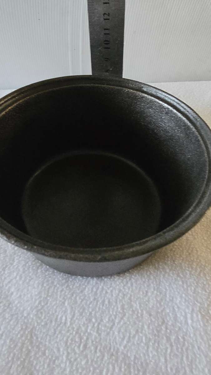 SOLID CAST IRON SAUCEPAN