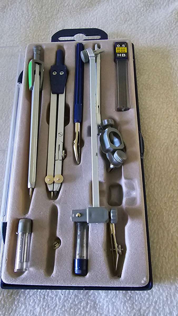 JOBLOT DRAUGHTSMAN SET