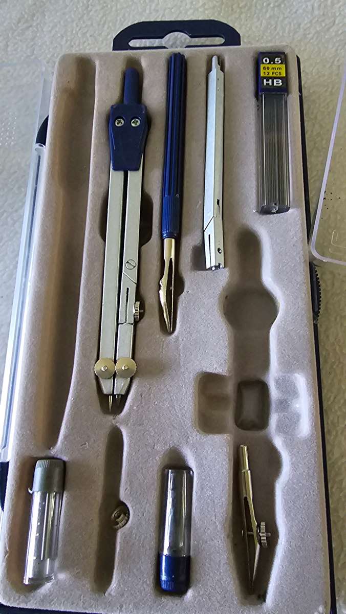 JOBLOT DRAUGHTSMAN SET