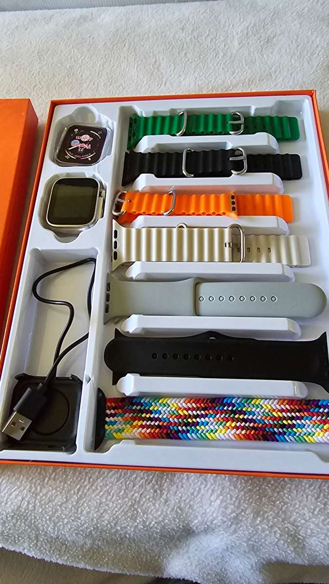 ULTRA 7 IN ONR STRAP HD SCREEN SMART WATCH-SEE DESCRIPTION