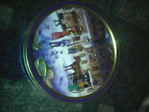 VINTAGE BISCUIT CONTAINER(see description)