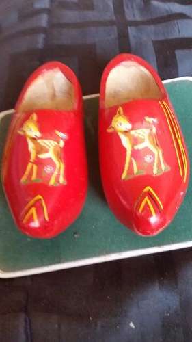 2 X WOODEN VINTAGE SHOES(HAS LABELS)-SEE DESCRIPTION-ONE BID