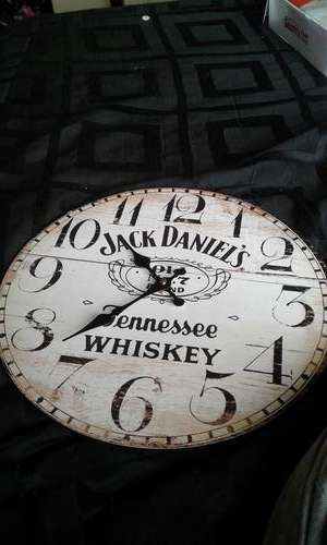 VINTAGE LOOK BATTERY OPERATED JACK DANIELS WOODEN WALL CLOCK