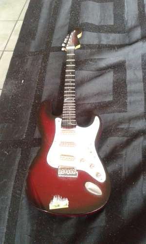 COLLECTORS ROCKSTAR MODEL GUITAR