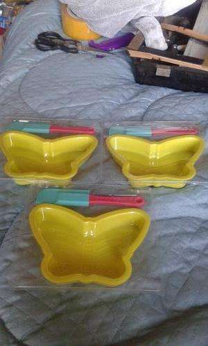 3 X OVEN AND MICROWAVE PROOF SILICONE BUTTERFLY CAKE MOULD INCL.SPATULA-ONE BID