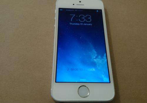 Apple  iPhone 5 32GB. (Just like brand new)