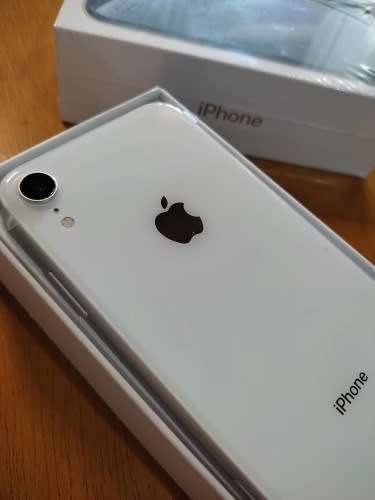 iPhone XR : 64GB - New (IMPORT)