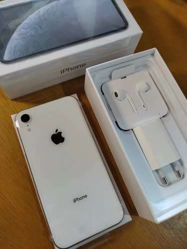 iPhone XR : 64GB - New (IMPORT)