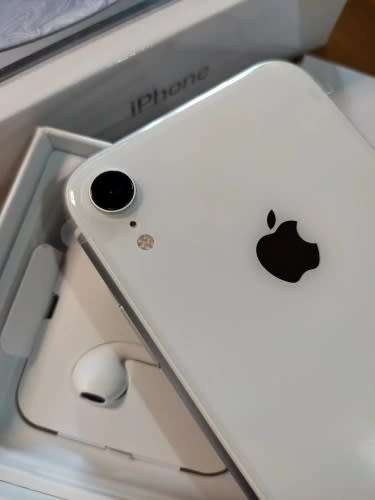 iPhone XR : 64GB - New (IMPORT)