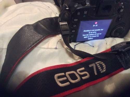 Canon 7D Body Only (not working err 20)
