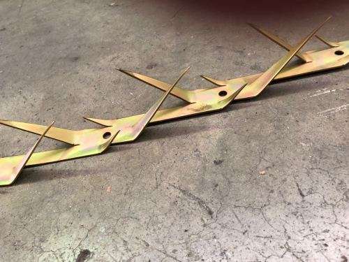 Electroplated Sabre Wall Spikes