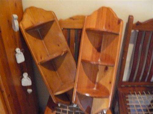 Oregon display shelves x 2