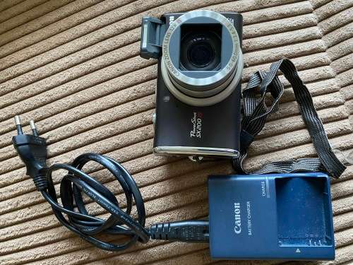 Canon PowerShot SX200IS 12 MP Digital Camera with 12x Wide Angle Optical Image Stabilized Zoom