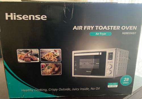 HISENSE 28L 4-IN-1 AIRFRY TOASTER OVEN -STAINLESS STEEL (As New)