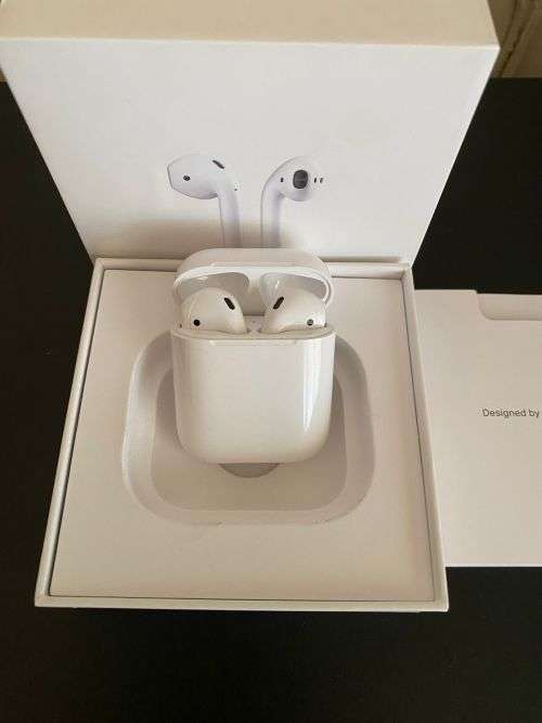 Apple AirPods 2 With Charging Case (Excellent Condition!)