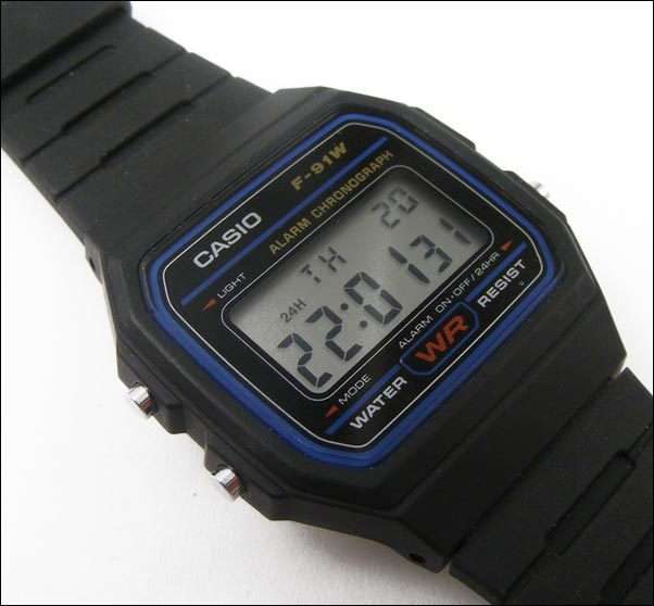 CASIO Classic LCD alarm watch