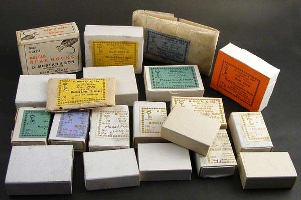 MUSTAD EXCLUSIVE selection 2000 LIGHT TACKLE HOOKS in original boxes!