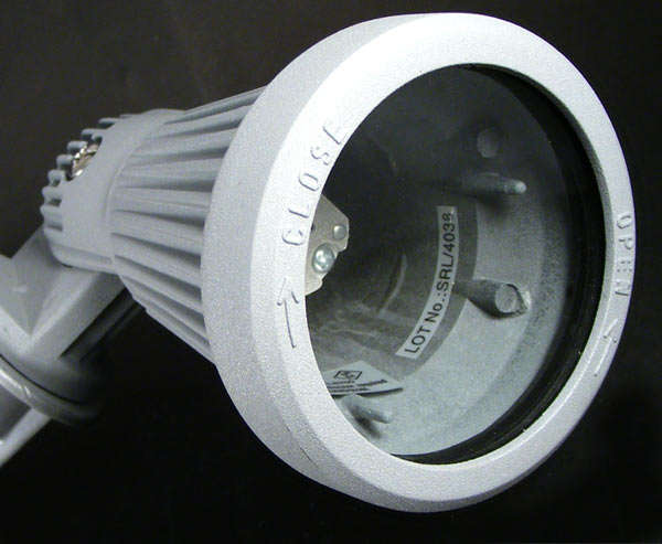 RADIANT Cast Aluminium 12V Outdoor Garden Spike Spotlight