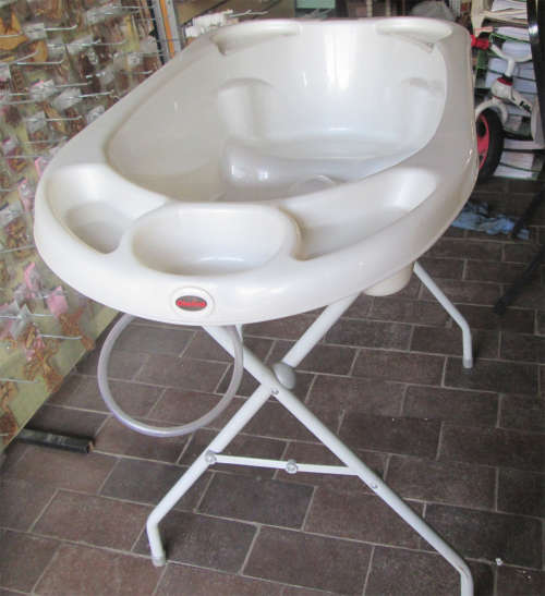Chelino Baby Bath with Stand