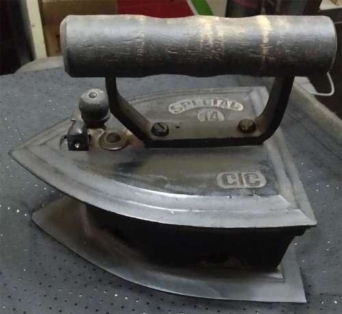 Cast Iron Old Iron with Wooden Handle