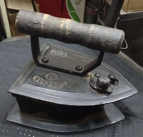 Cast Iron Old Iron with Wooden Handle