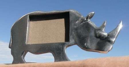 RHINO PHOTO FRAME CAST ALUMINIUM BEAUTIFUL DESIGNED AND MADE 28 cm X 14.5 cm