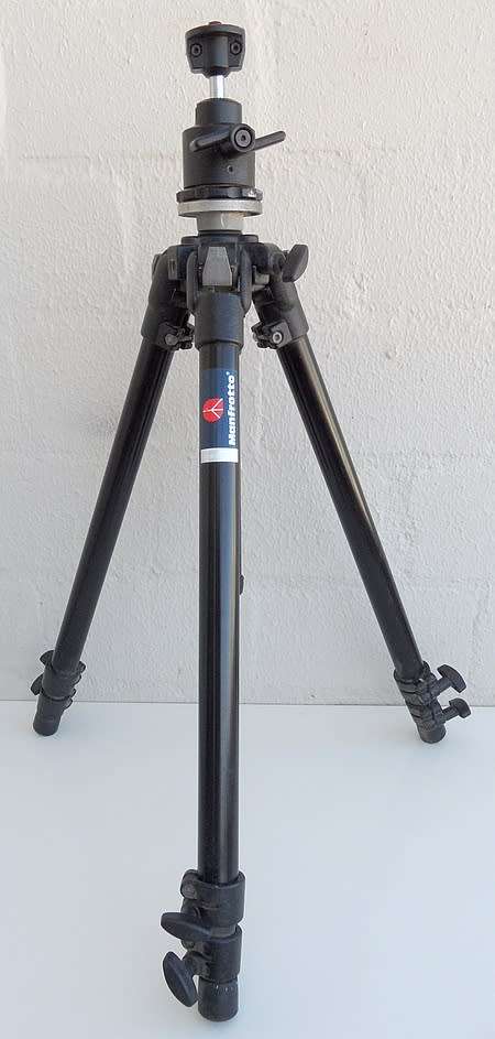 MANFROTTO PROFESSIONAL TRIPOD 190 B /G22  INCLUDING  MANFROTTO BALL HEAD 352 VGC MADE IN ITALY