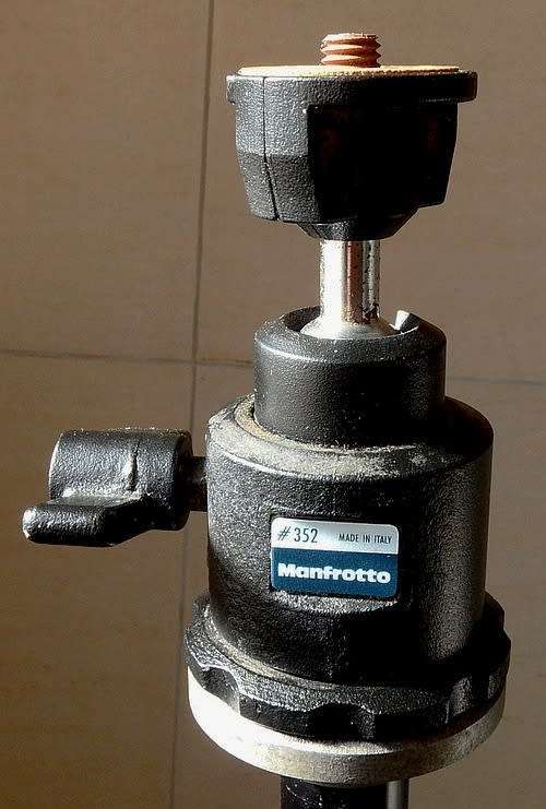 MANFROTTO PROFESSIONAL TRIPOD 190 B /G22  INCLUDING  MANFROTTO BALL HEAD 352 VGC MADE IN ITALY