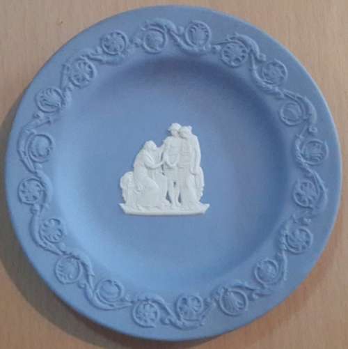 2 Small Wedgwood Jasper Ware Pieces
