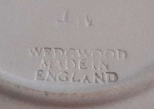 2 Small Wedgwood Jasper Ware Pieces