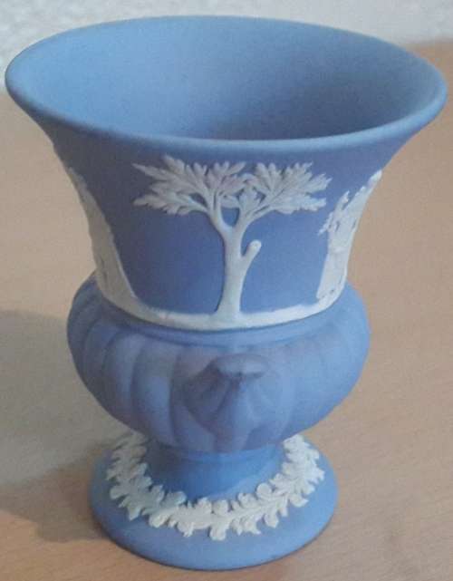 2 Small Wedgwood Jasper Ware Pieces