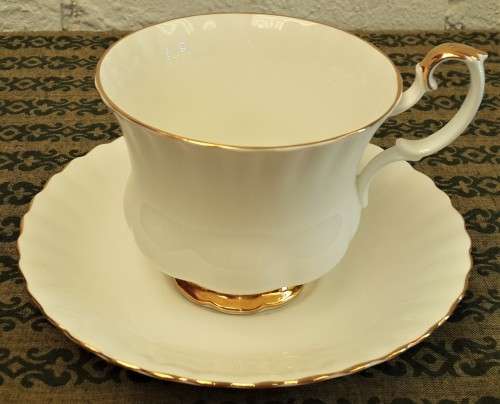 Royal Albert "Val D'or" Breakfast Duo