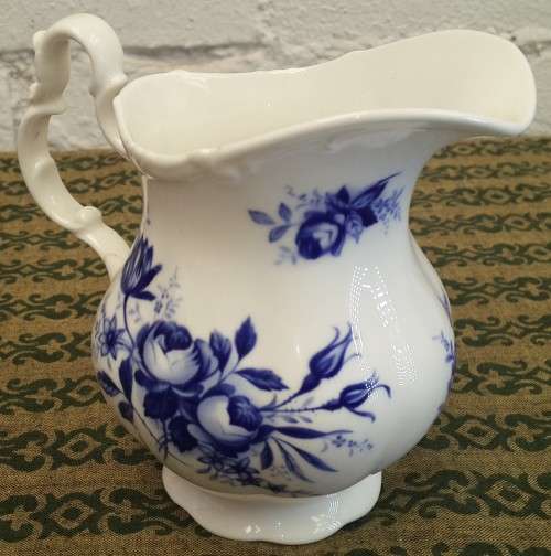 Royal Albert "Connoisseur" Milk Jug & Sugar Bowl