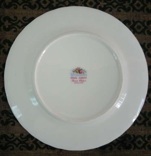 Royal Albert "Winsome" Cake/Side Plate (4 available)