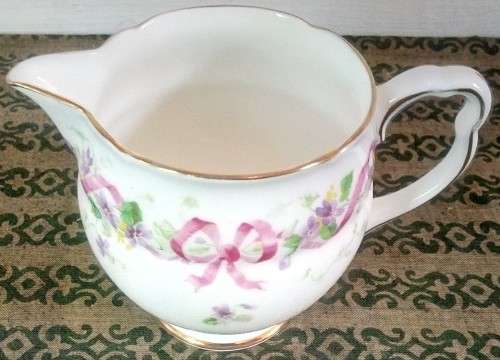 Royal Doulton "Honiton" Milk & Sugar Set