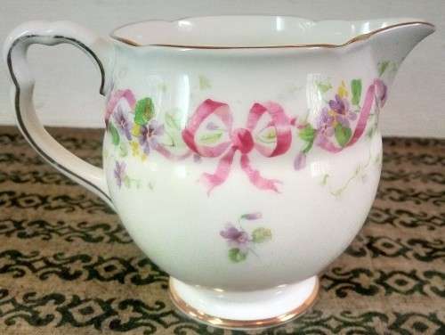 Royal Doulton "Honiton" Milk & Sugar Set