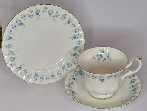Royal Albert `Memory Lane` Trio (4 available)