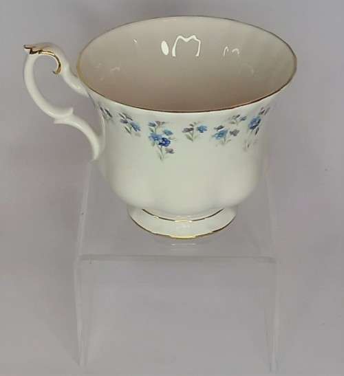 Royal Albert `Memory Lane` Trio (4 available)