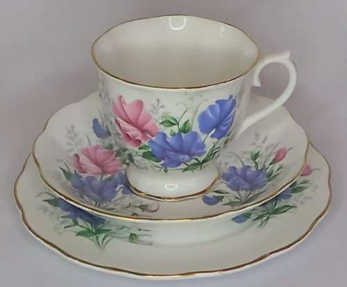 Royal Albert `Sweet Pea` (Friendship Series) Trio