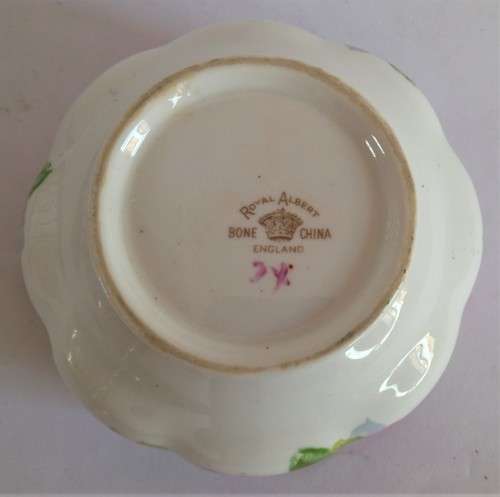 Royal Albert `Old English Rose` Milk & Sugar Set