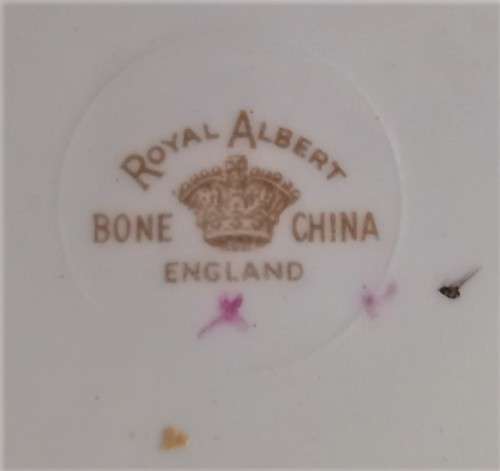 Royal Albert `Old English Rose` Cake Plate/Server