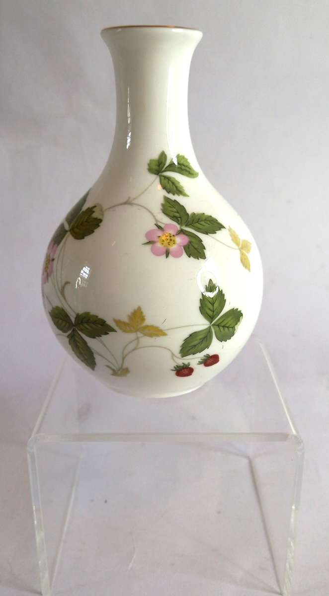 Wedgwood `Wild Strawberry` Bulbous Vase