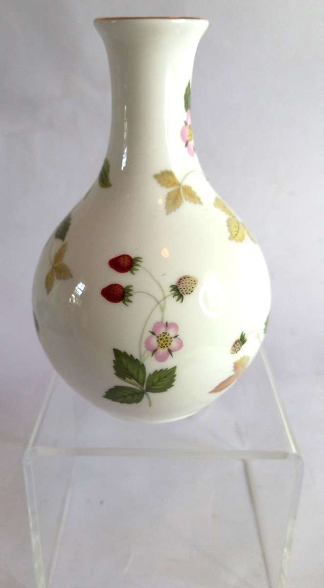 Wedgwood `Wild Strawberry` Bulbous Vase