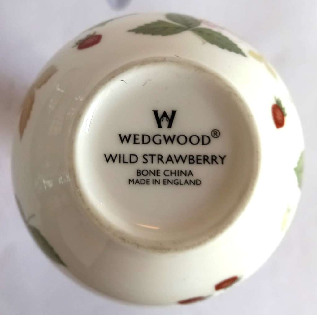 Wedgwood `Wild Strawberry` Bulbous Vase
