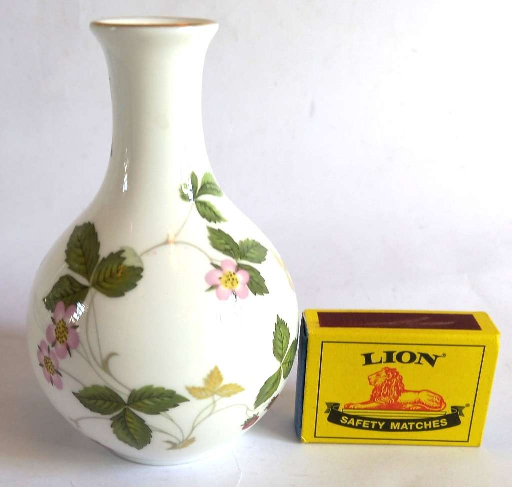 Wedgwood `Wild Strawberry` Bulbous Vase