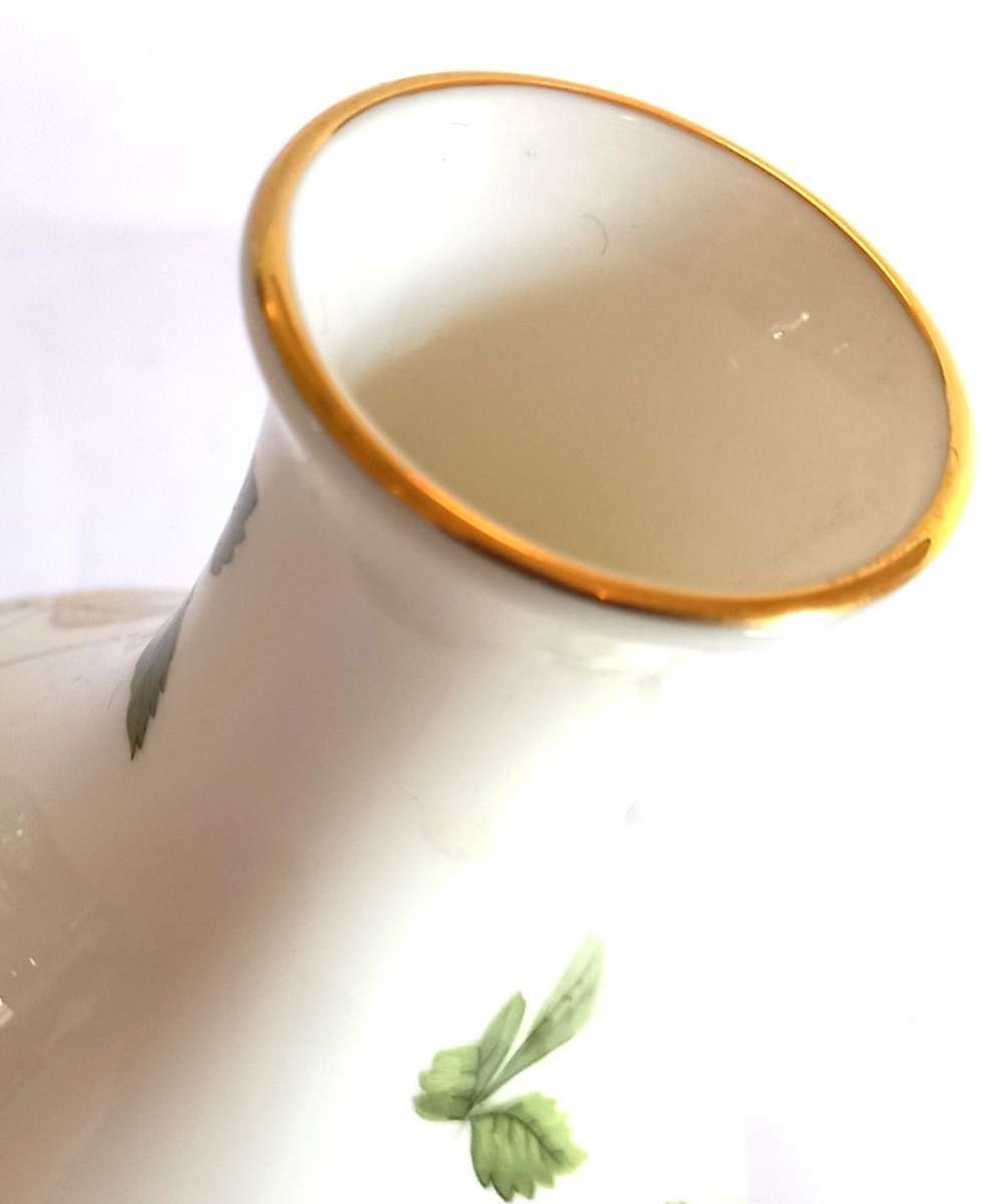 Wedgwood `Wild Strawberry` Bulbous Vase