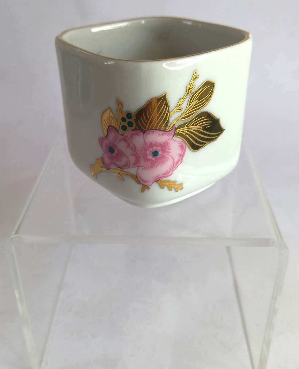 Square-Shaped Demitasse Duo