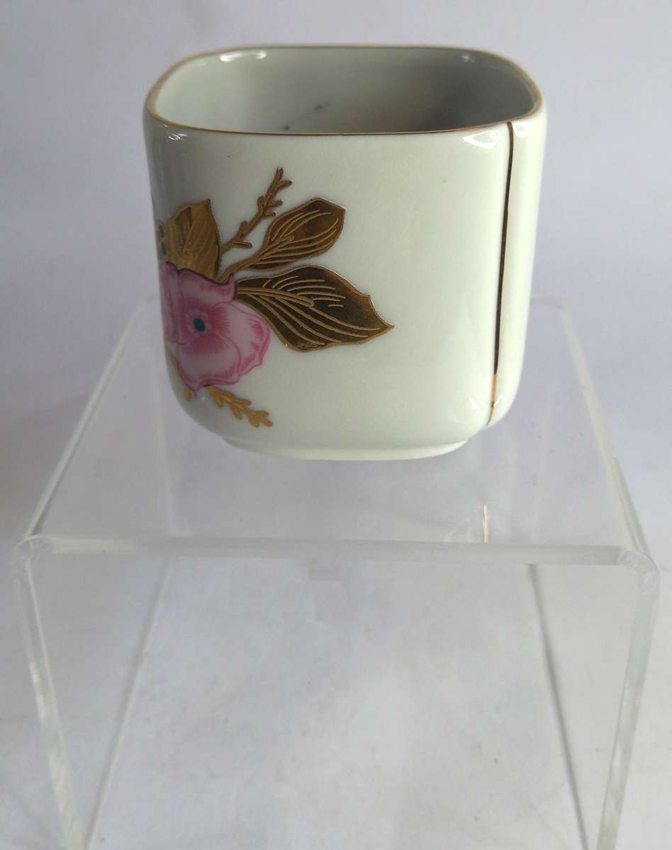 Square-Shaped Demitasse Duo