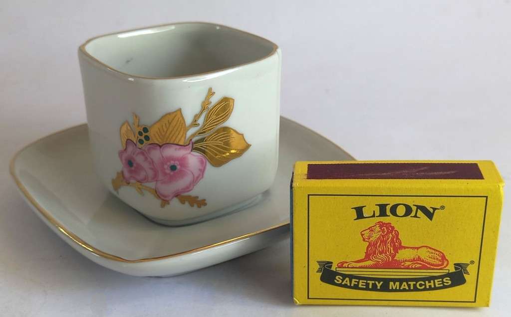 Square-Shaped Demitasse Duo