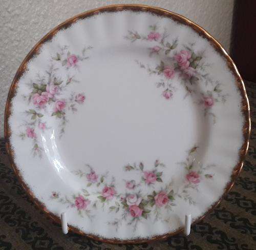 Royal Albert "Victoriana Rose" Cake Plate